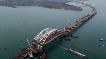 Povestea Podului Crimeei. Podul Strâmtorii Kerci din Crimeea are o profundă valoare strategică și simbolică