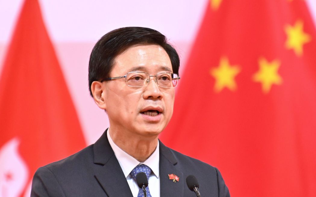 Liderul din Hong Kong spune că „râde” de sancțiunile americane