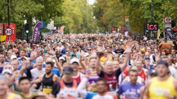 Mai mulți refugiați ucraineni se numără printre cele 40.000 de persoane care au alergat la Maratonul special din Londra