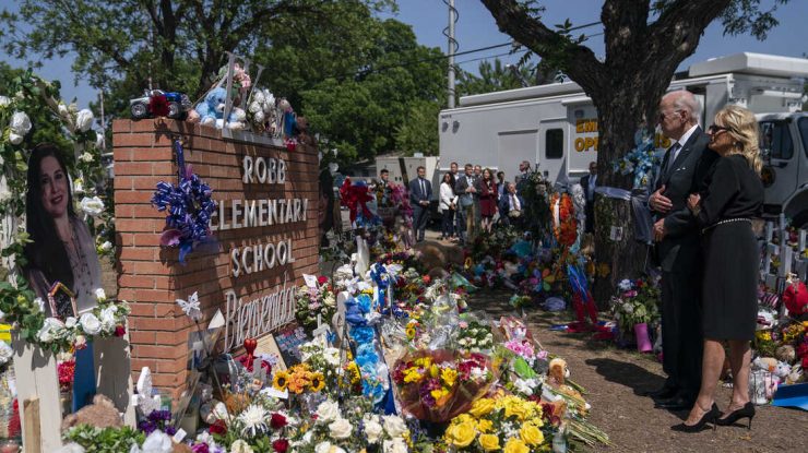 Districtul școlar din Uvalde suspendă întreaga forță de poliție după împușcăturile din luna mai