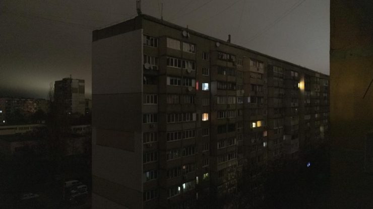 LIVE UPDATE. 265 de zile de invazie. Pericol de escaladare: rachetele ruşilor au aterizat într-o ţară membră NATO. A fost convocat Comitetul de Securitate Naţională / Rusia a tras circa 100 de rachete asupra Ucrainei, dinspre mările Caspică şi Neagră 