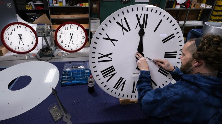 Guvernele au decis: „Secunda în plus” care riscă să dea peste cap sistemul global de comunicații va fi eliminată