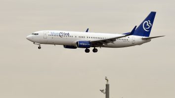 Statul român devine acționar majoritar al Blue Air