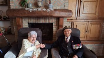 Un veteran din Al Doilea Război Mondial s-a reîntâlnit cu o franțuzoaică după 78 de ani. „Am îmbătrânit, dar am rămas la fel”