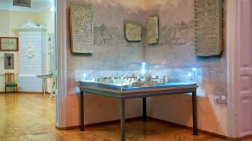 Lucian Romașcanu și Tkachenko, discuții despre furtul pisaniilor lui Ștefan cel Mare din Muzeul din Herson