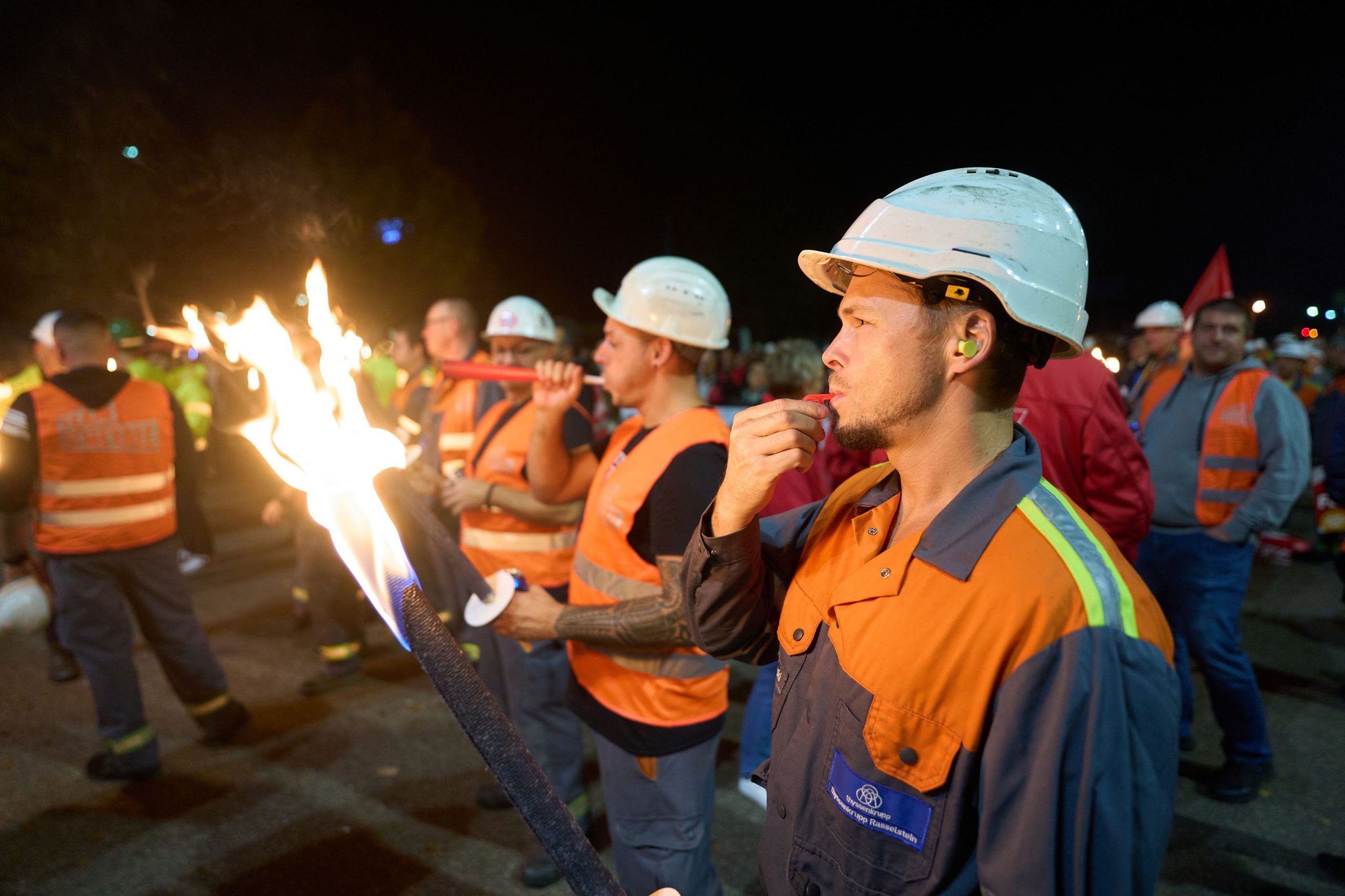 Grecia, paralizată de o grevă generală. Oamenii vor salarii mai mari şi stoparea inflaţiei