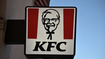 KFC îşi cere scuze după un anunţ publicitar care evoca „Noaptea de Cristal”
