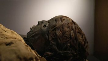 STUDIU. Prima mumie însărcinată descoperită vreodată suferea de cancer