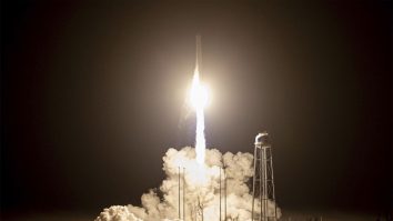 SPAȚIU. O drona spațială a armatei americane revine pe Pământ după 908 zile pe orbită