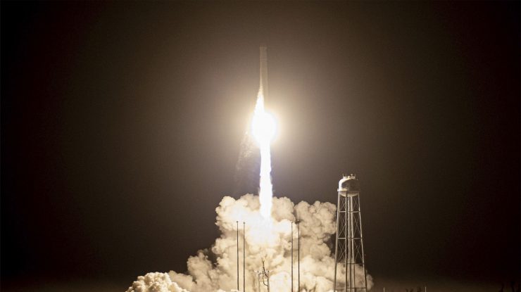 SPAȚIU. O drona spațială a armatei americane revine pe Pământ după 908 zile pe orbită