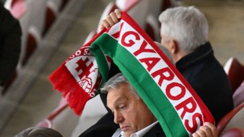 VIDEO. Fularul lui Viktor Orban cu harta Ungariei Mari a stârnit furtuni diplomatice