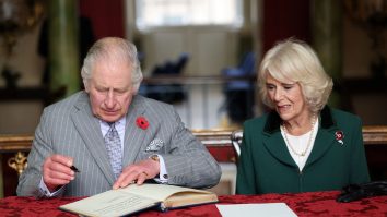 Charles și Camilla vor organiza o petrecere uriașă de Crăciun, Harry și Meghan nefiind invitați