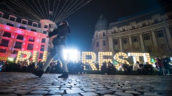 Târgul de Crăciun Bucureşti se deschide duminică, în Piața Constituției