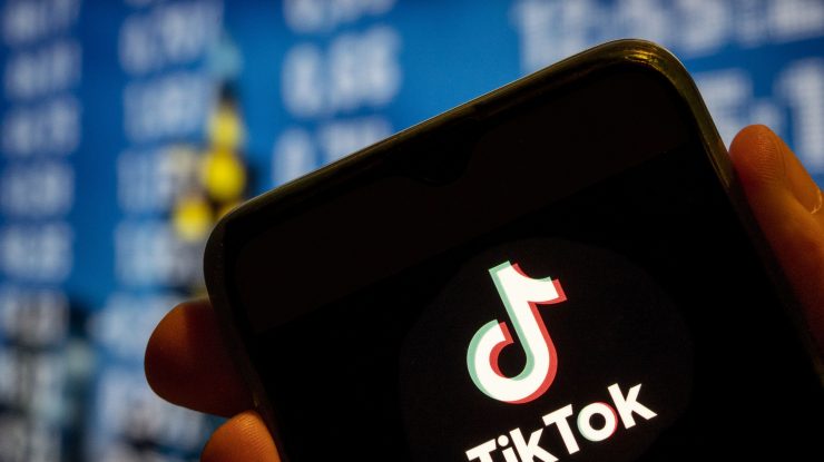 Compania-mamă a TikTok recunoaște că a folosit datele platformei pentru a urmări jurnaliști