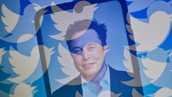 Elon Musk: Bifa albastră a Twitter, care certifică un cont autentic, va costa 8 dolari pe lună