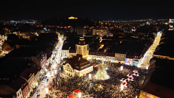 Un milion de luminițe au fost aprinse. Unul dintre cele mai frumoase târguri de Crăciun din România s-a deschis