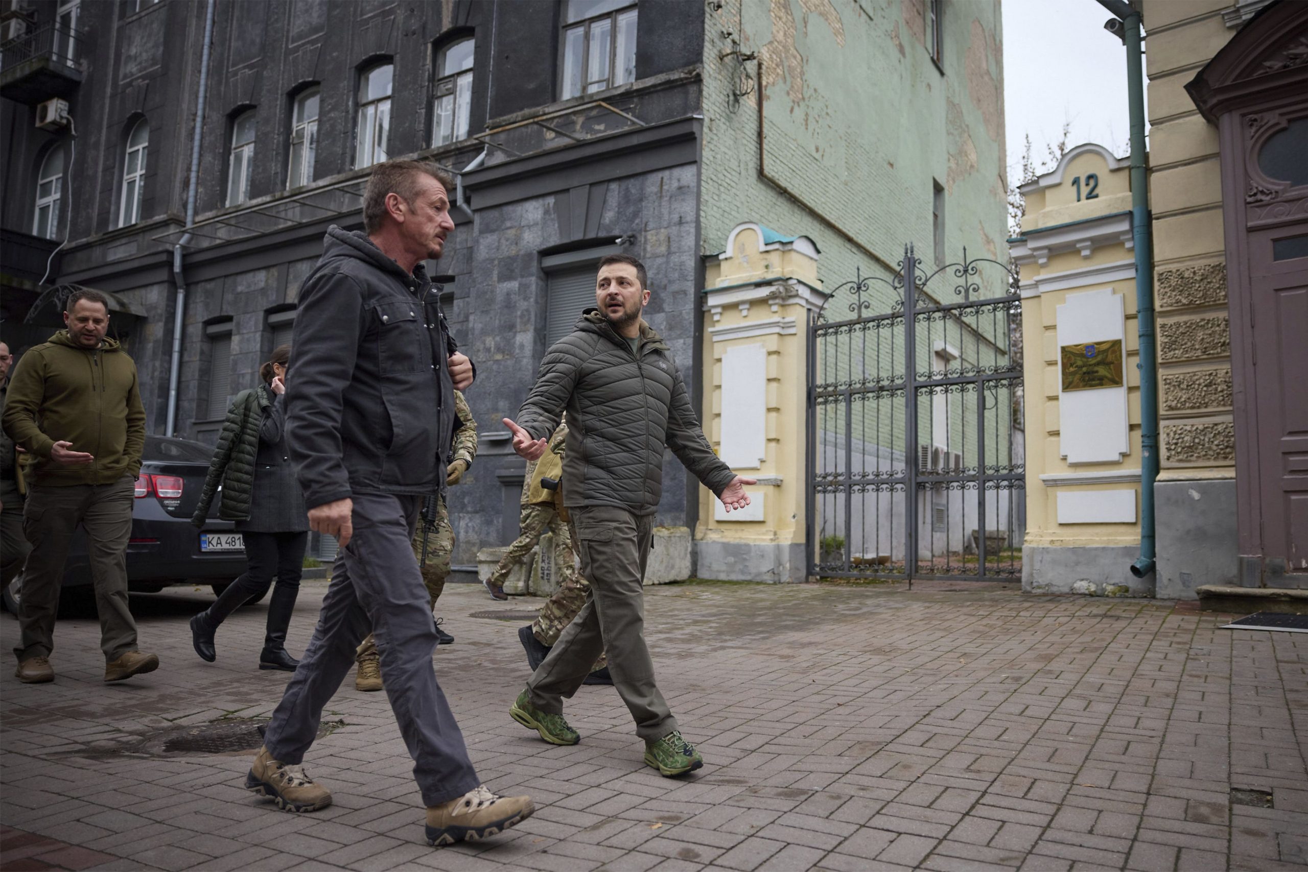 Volodimir Zelenski, în vizită la Herson după retragerea ruşilor. „Suntem pregătiți pentru pace”