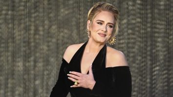 Adele recunoaște că suferă de o afecțiune a pielii care necesită un tratament dur: „Este un pic crud, nu știam că există”