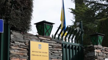 VIDEO. Scrisoare cu bombă la Ambasada Ucrainei din Madrid. Cel puțin un angajat a fost rănit