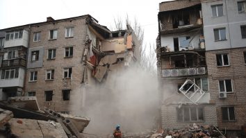 Rusia intensifică bombardamentele din Herson, respingând planul de pace al lui Zelenski