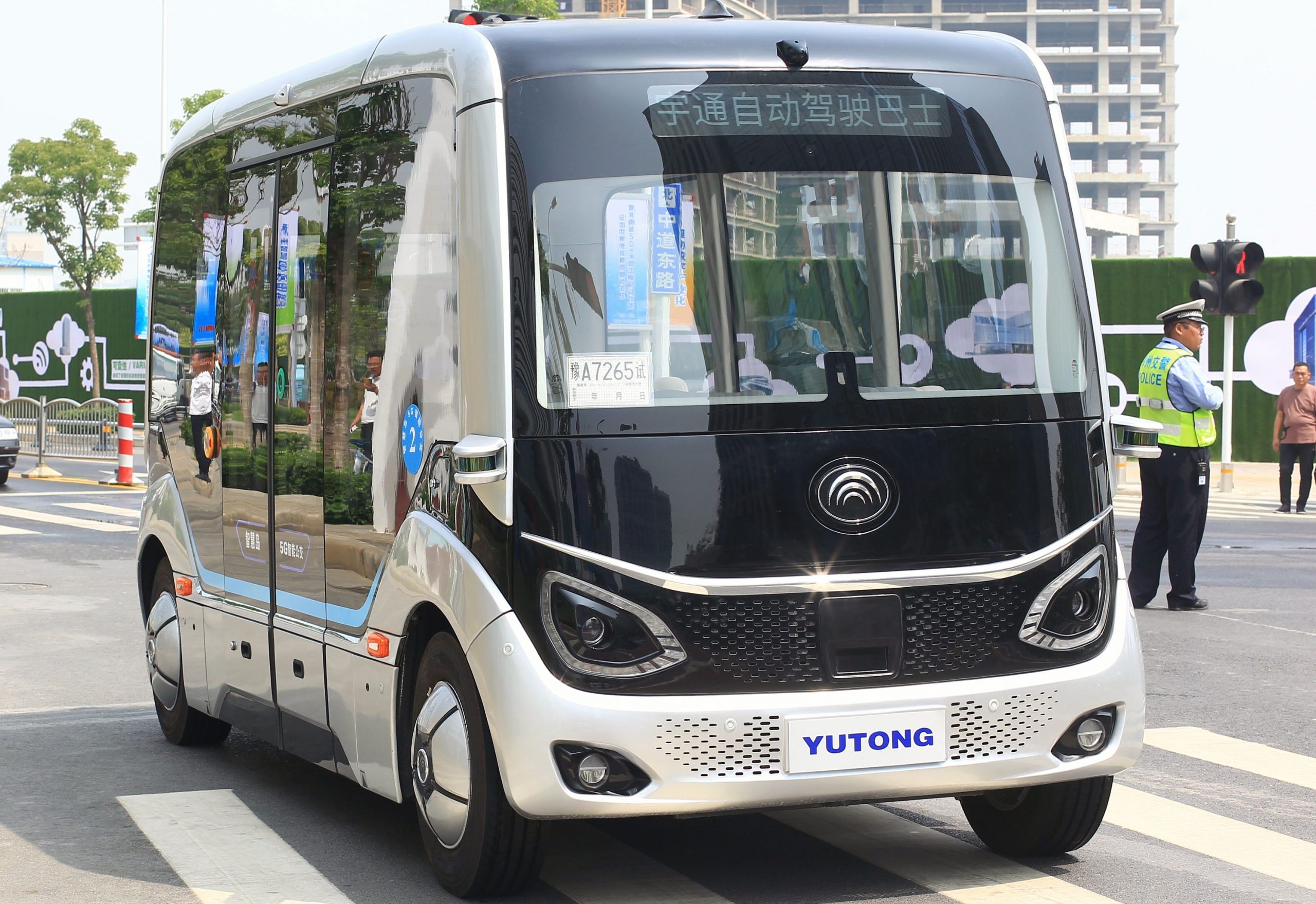 „Acesta este viitorul”. Capitala sud-coreeană lansează prima linie de autobuz fără șofer care arată ca o piesă Lego