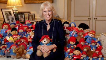 Camilla a donat copiilor ursuleții Paddington ai regretatei regine Elisabeta a II-a