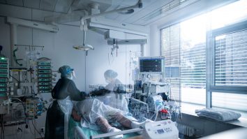 OMS, îngrijorată de evoluţia îmbolnăvirilor de COVID-19 din China