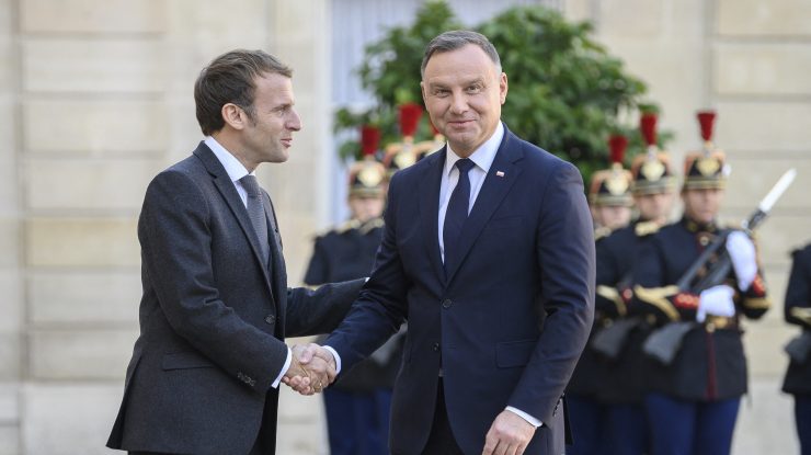 Președintele Poloniei, ținta unei farse. A fost sunat de un fals „Emmanuel Macron”