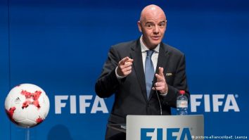 Gianni Infantino, șeful FIFA, a respins criticile aduse Qatarului, spunând că țările europene ar trebui să-și ceară scuze pentru următorii 3.000 de ani