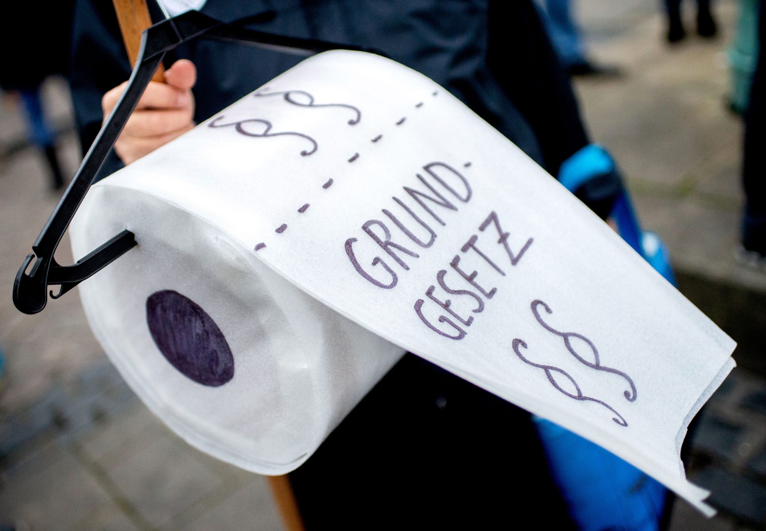 Japonia: încercarea unei abordări neobișnuite.  Autoritățile apelează la hârtia igienică pentru a preveni sinuciderea tinerilor