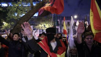 Spania. Zeci de mii de manifestanți de extremă-dreapta mărșăluiesc împotriva guvernului