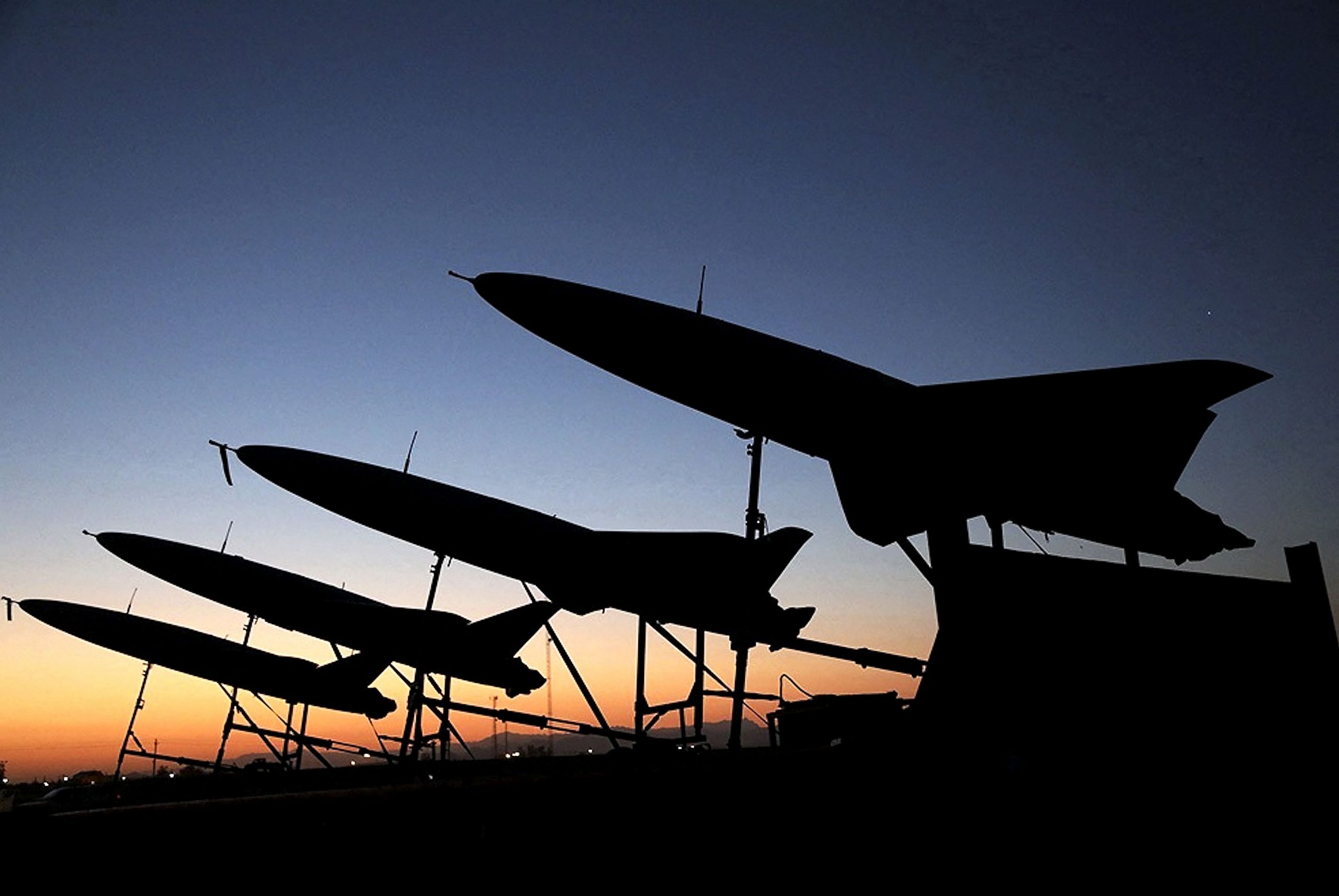 Oficialii americani îl îndeamnă pe președintele Joe Biden să furnizeze armatei ucrainene drone cu rază lungă de acțiune