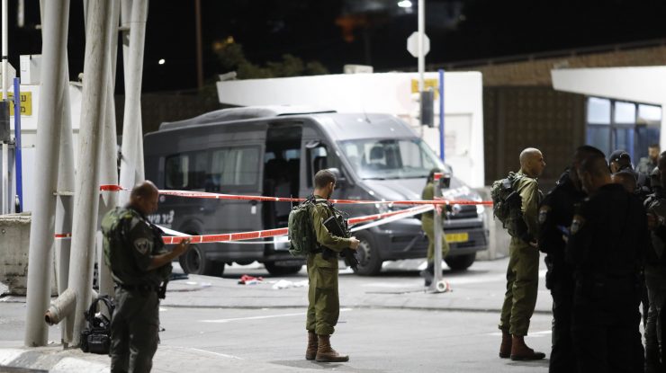 VIDEO. Atac armat în SUA: Trei morți și doi răniți. Agresorul este liber