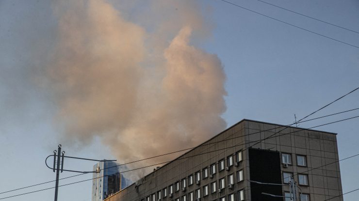 Cel puțin 38 de persoane au fost rănite într-un incendiu izbucnit într-o clădire de apartamente din Manhattan