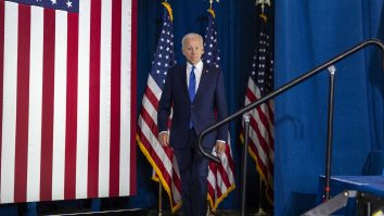 Alegeri în SUA. Biden se străduiește să evite o înfrângere la jumătatea mandatului în fața ofensivei republicane a lui Trump