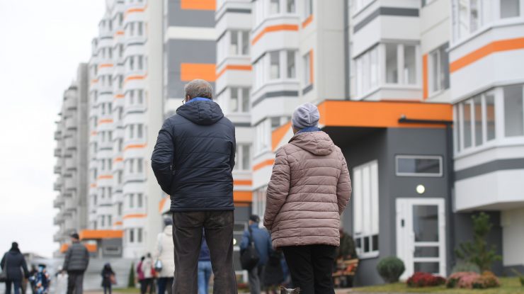 Numărul imobilelor vândute în România scade