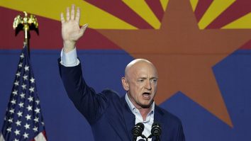 Victoria lui Mark Kelly în Arizona îi lasă pe democrați la un loc distanță de controlul Senatului