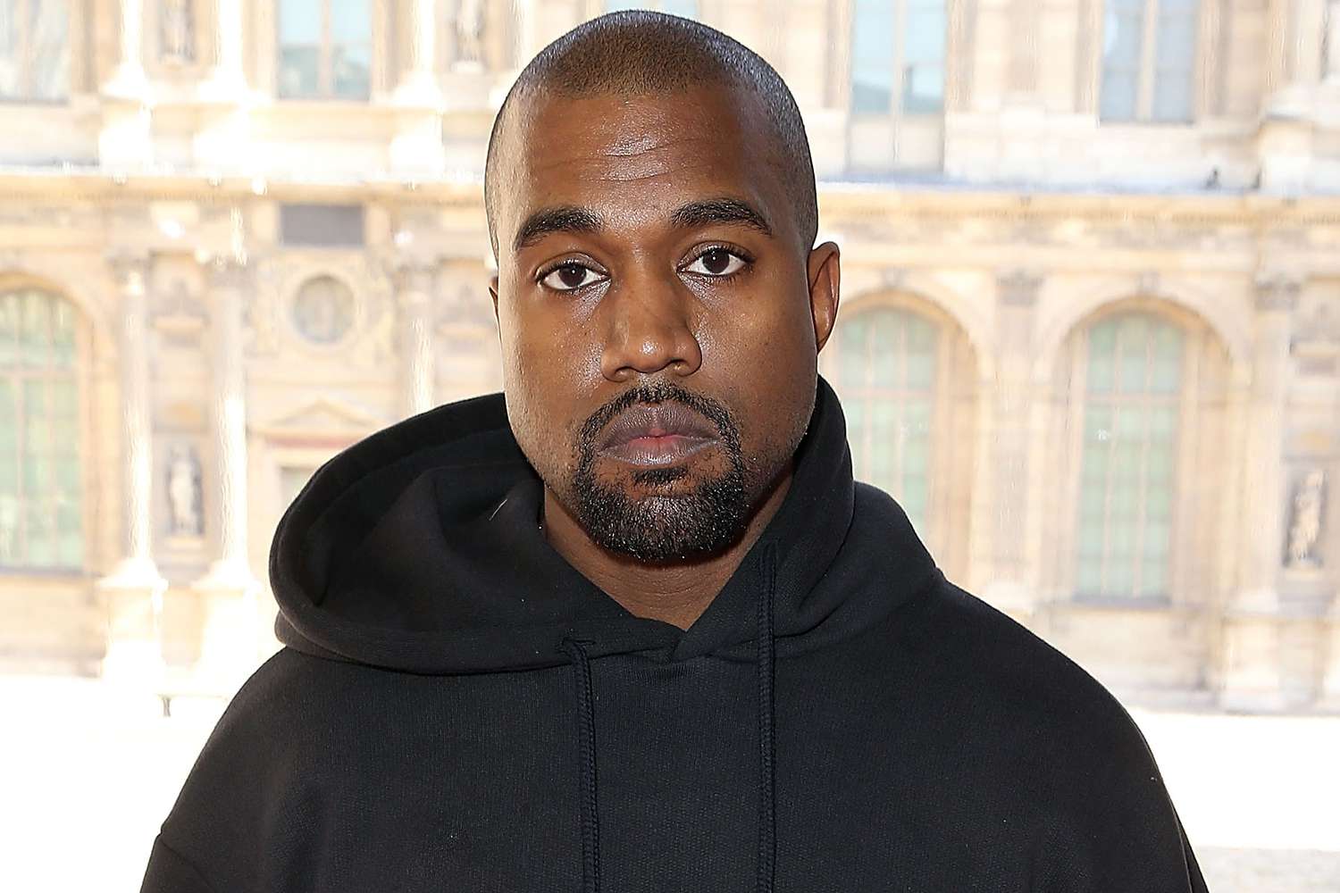 Kanye West spune că face o „cură de 30 de zile” – renunță la băutură, sex și vorbit