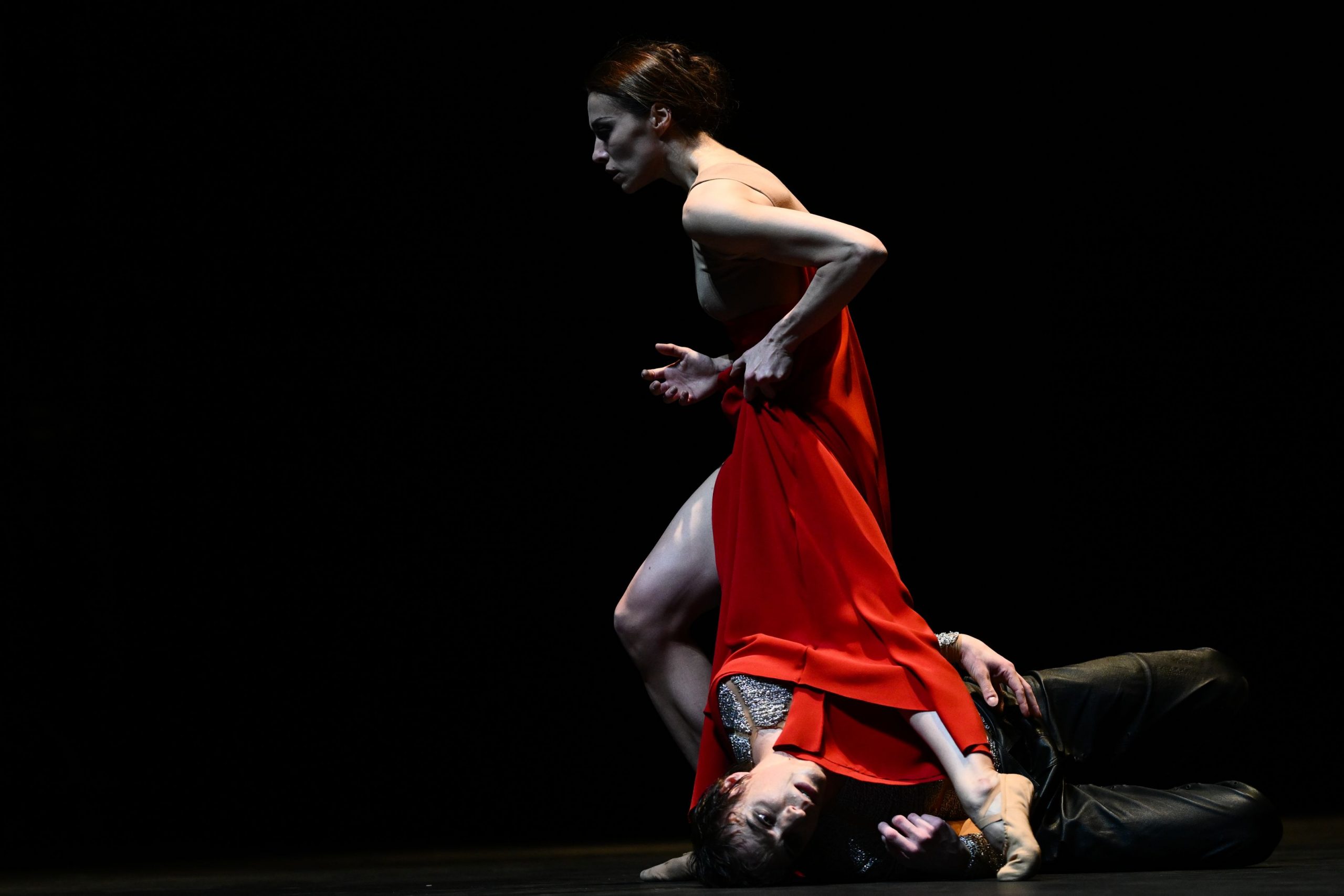 „Deschide-ți sufletul”: Poveștile refugiaților din Ucraina pe scena din Varșovia