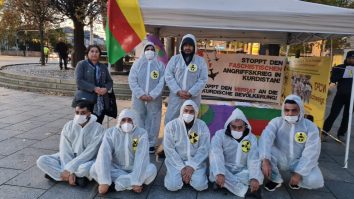 Activiștii din Atena și Torino protestează față de utilizarea de către Turcia a armelor chimice