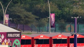 Cupa Mondială din Qatar: Berea va fi interzisă pe toate stadioanele pentru fani – cu excepția spectatorilor corporatiști