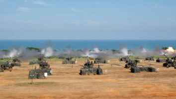 Taiwanul pregătește apărarea antirachetă după ce navele militare chineze au traversat ADIZ