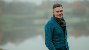 (P) Puloverul pentru bărbați nu trebuie să fie plictisitor. Iată cele mai bune sugestii pentru iarnă!