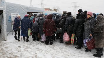 Ucraina se pregătește pentru o iarnă grea, în timp ce loviturile rusești opresc instalațiile electrice