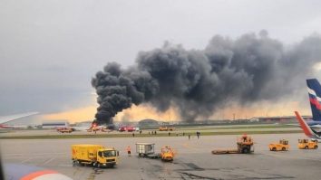 Explozii în două aeroporturi ruseşti: avioane strategice lovite de dronele Kievului, acuză Moscova