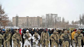 Un diplomat rus spune că instructorii NATO trebuie să părăsească Ucraina înainte de începerea discuțiilor