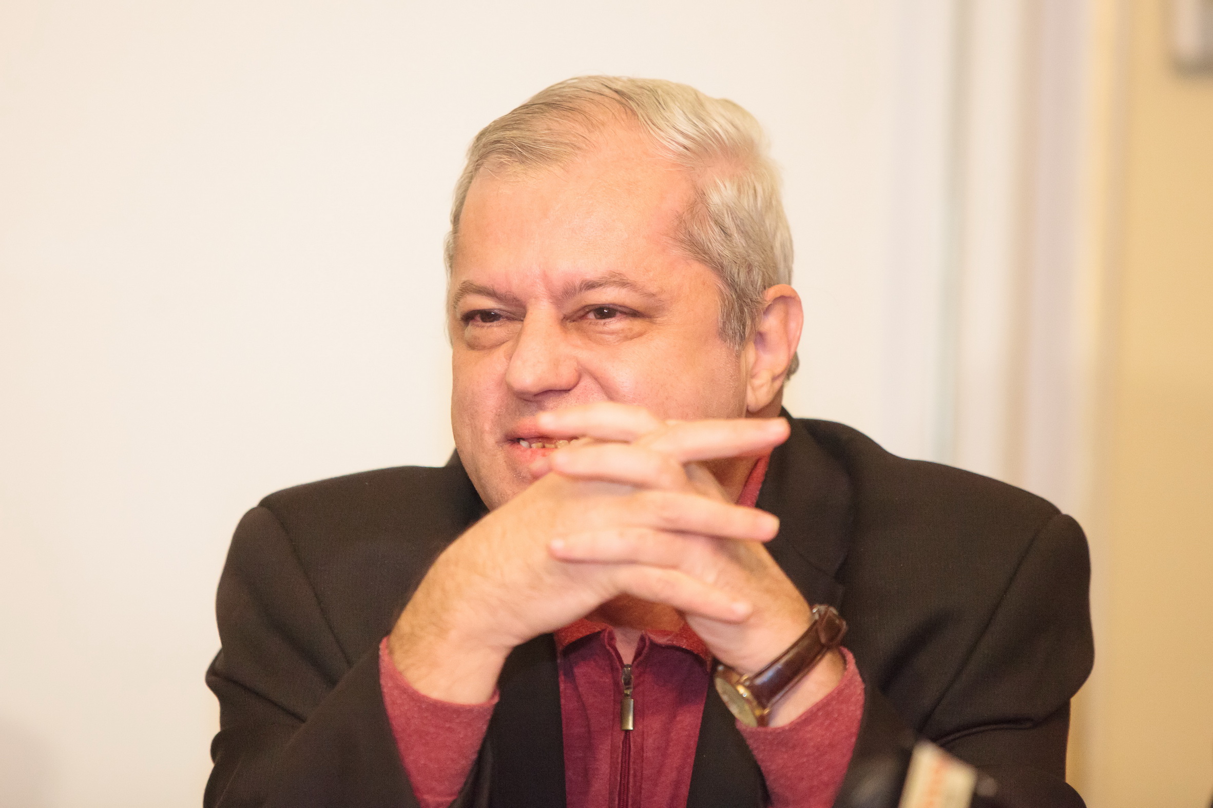 Târgul de carte Gaudeamus 2022 revine în format fizic la București, între 7 și 11 decembrie. Participanţii vor avea ocazia să citească împreună cu Răsvan Popescu din cartea sa „În Torent”