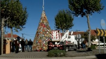 Cel mai mare brad de Crăciun croșetat din lume, tricotat în Portugalia