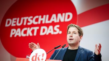 Dispute în Germania privind negocierile în Ucraina. Moscova acuză SUA şi NATO că vor distrugerea Rusiei