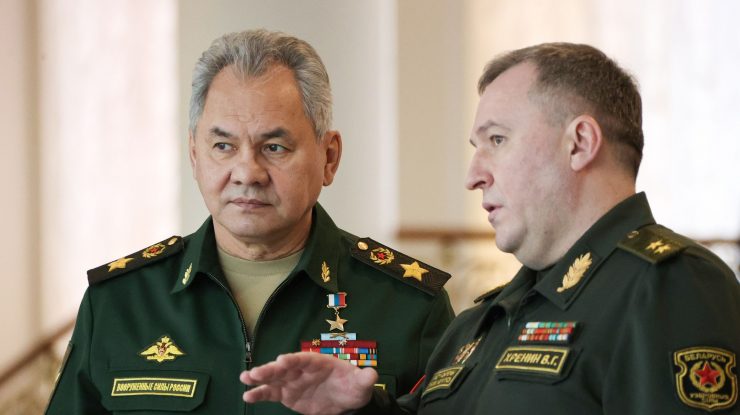 Miniștrii apărării din Rusia și Belarus au purtat discuții la Minsk, potrivit presei de stat